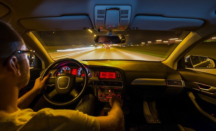 Kinh nghiệm “vàng” lái xe ô tô vào ban đêm an toàn nhất bạn cần biết